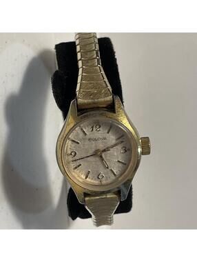 1977 Bulova Ladies Manual Wind Watch N7 Speidel Expansion Band WORKING